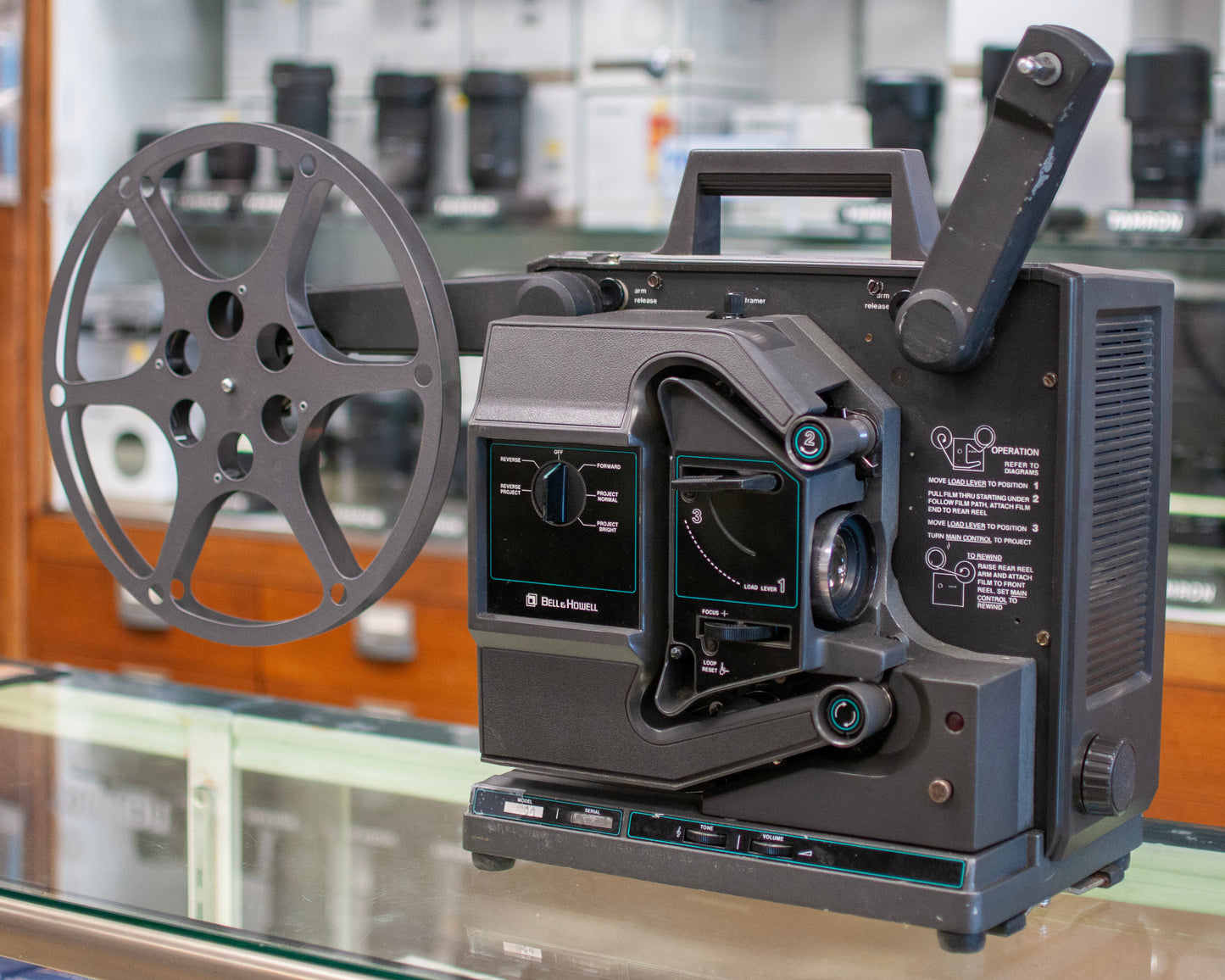 Bell & Howell 2580 Filmosound 16mm Movie Film Projector