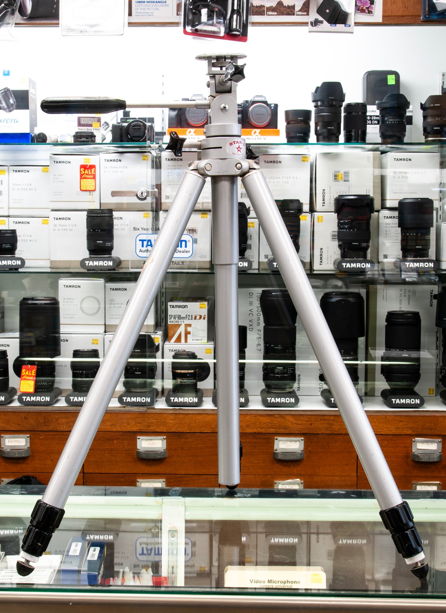 Pre-Owned Tiltall Professional Tripod