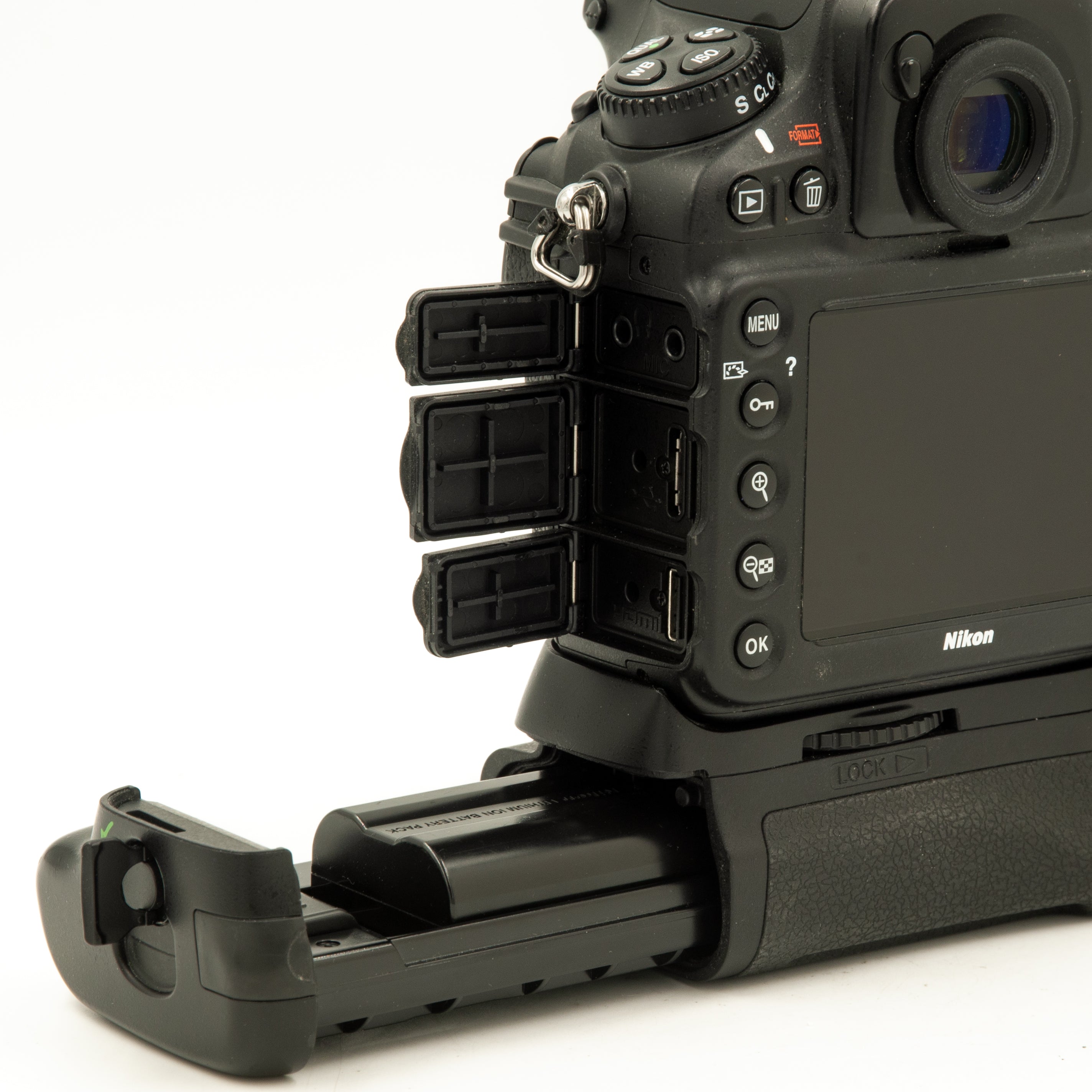 EX- Nikon D810 36.3MP DSLR w/MB-D12 Battery Grip, 27100 Shots