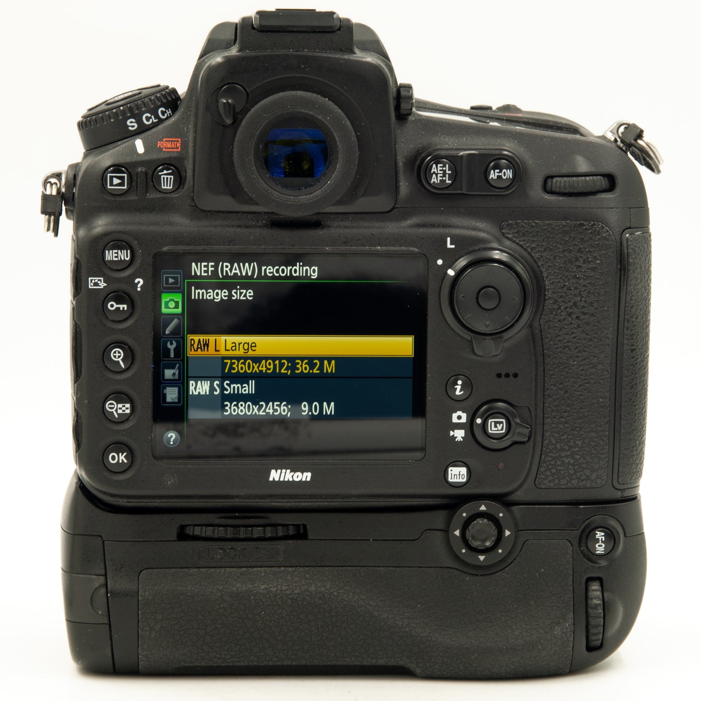 Nikon D810 36.3MP DSLR w/MB-D12 Battery Grip