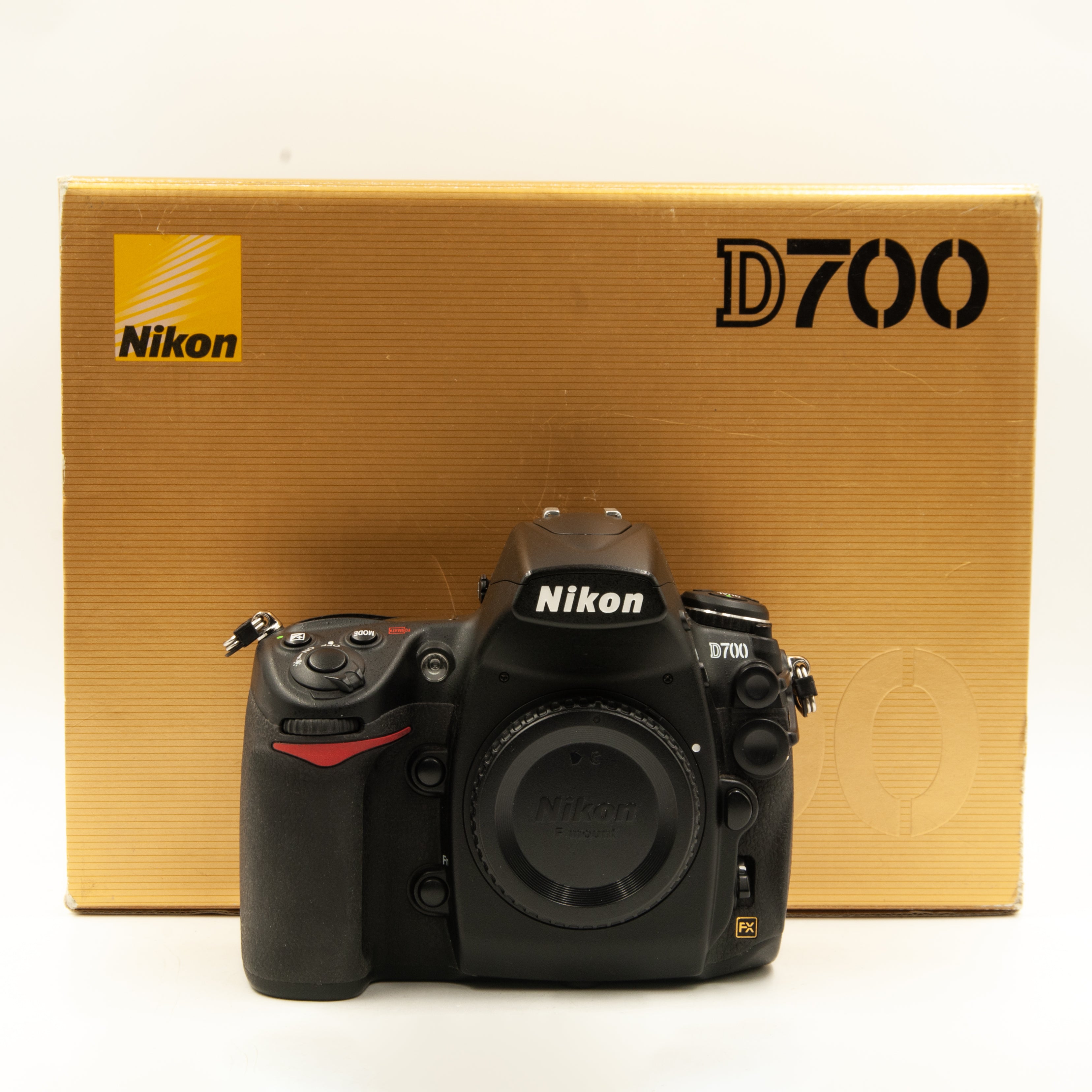 EX- Nikon D700 12.1MP DSLR Body w/Box, 31,000 Shutter Count