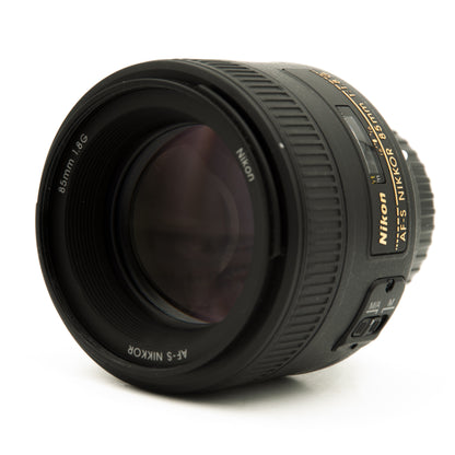 Nikon AF-S Nikkor 85mm f1.8G Portrait Lens