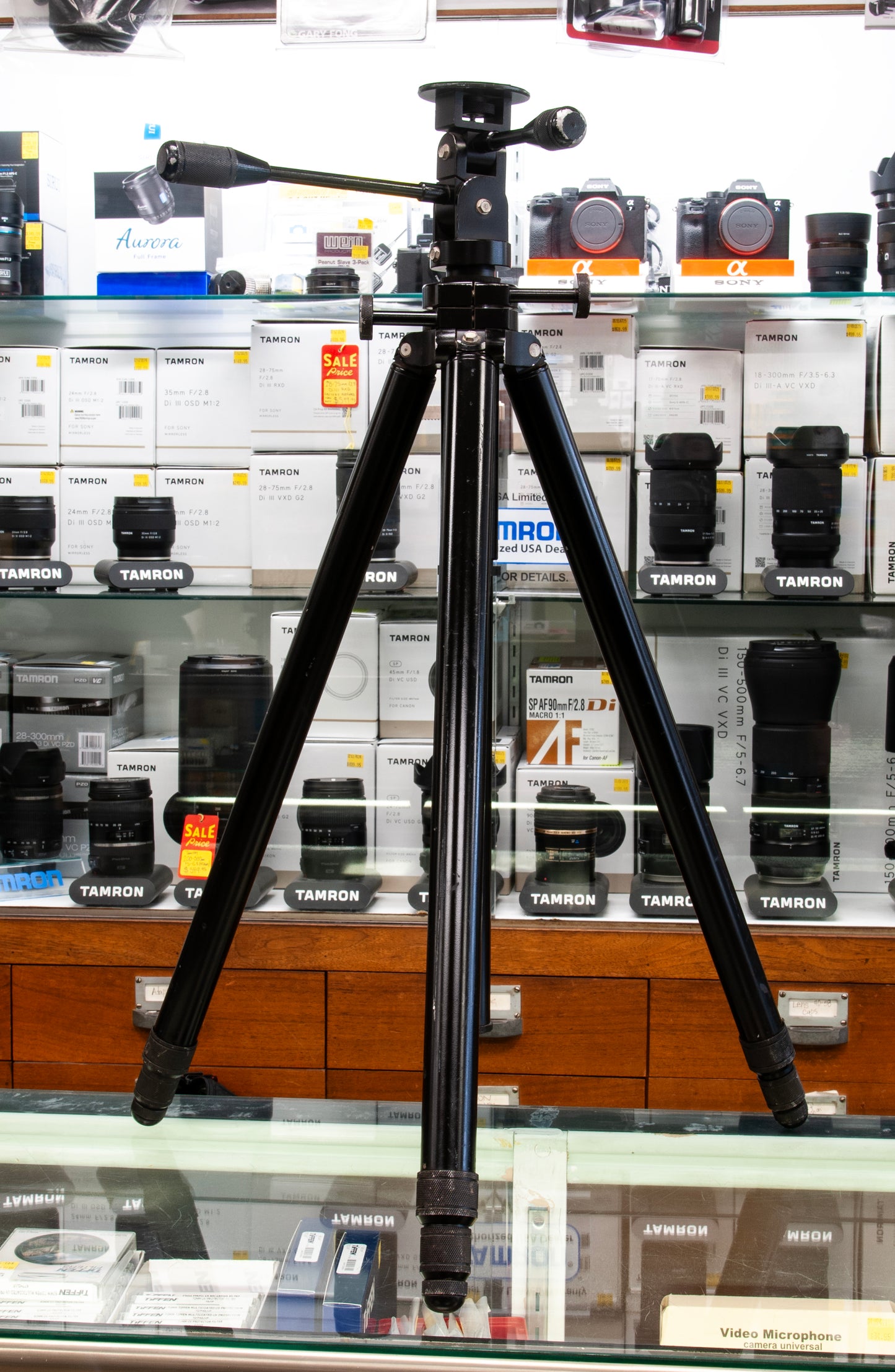 Pre-Owned Leitz Tiltall Model 4602 Black Tripod