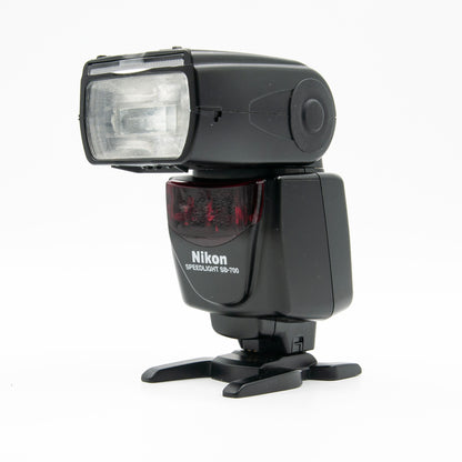 Pre-Owned Nikon Speedlight SB-700 TTL Strobe