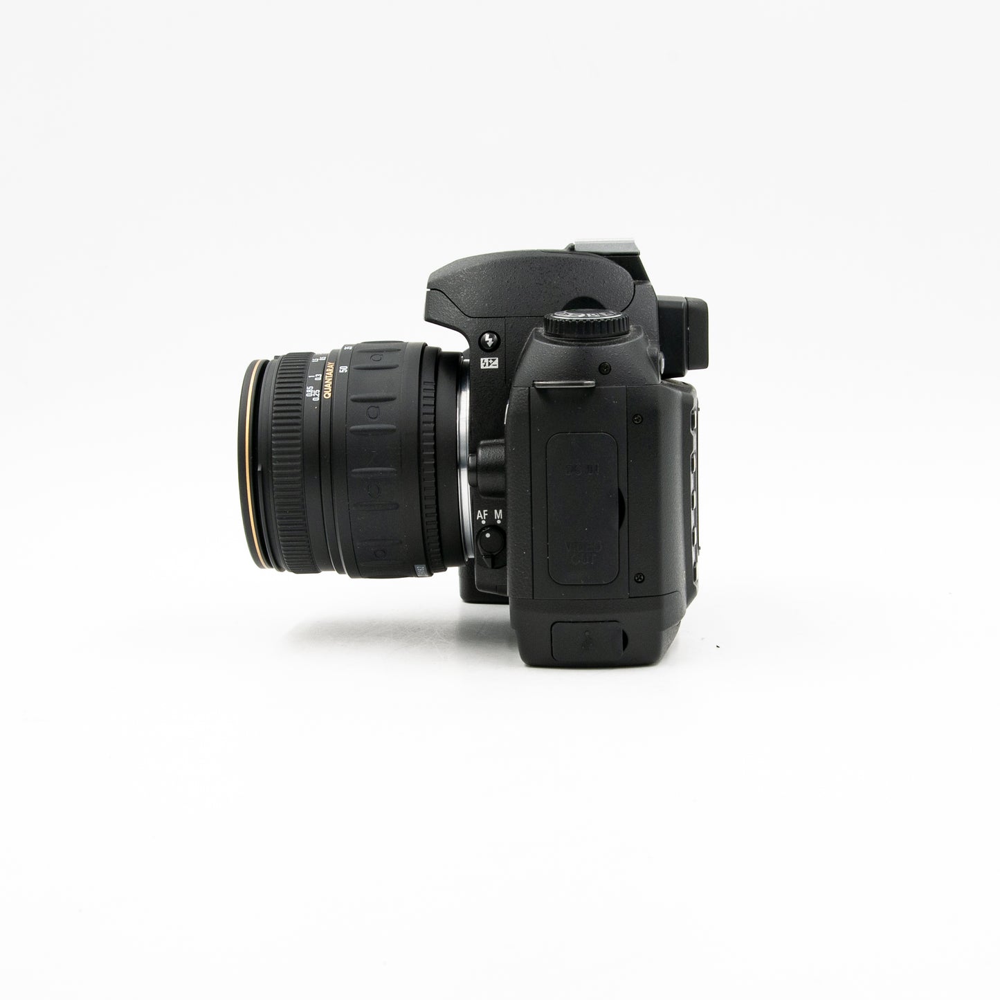 Pre-Owned Nikon D70 DSLR with Quantaray 18-50mm f3.5-5.6 Kit