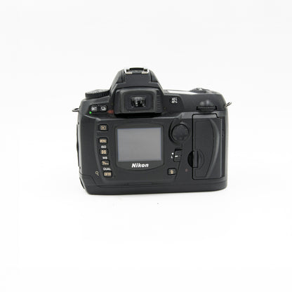 Pre-Owned Nikon D70 DSLR with Quantaray 18-50mm f3.5-5.6 Kit