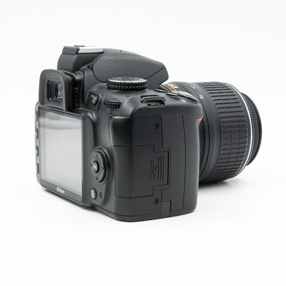 Pre-Owned Nikon D3000 w/ AF-S Nikkor 18-55mm f/3.5-5.6 G VR Lens