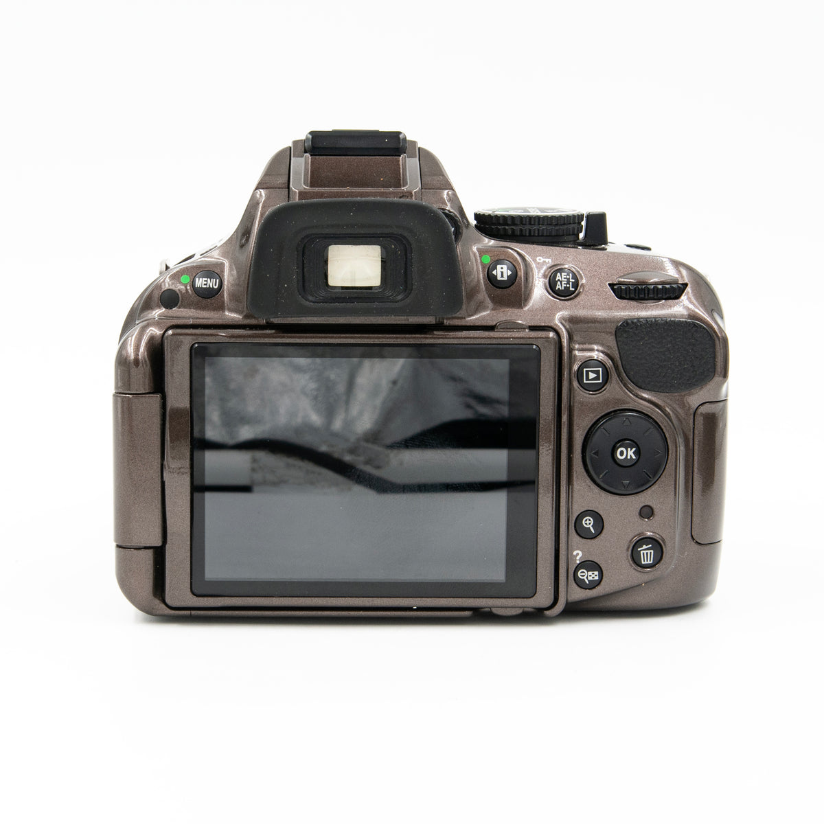 Pre Owned Nikon D5200 Bronze w/AF-S Nikkor 18-55mm f/3.5-5.6 G VR Lens